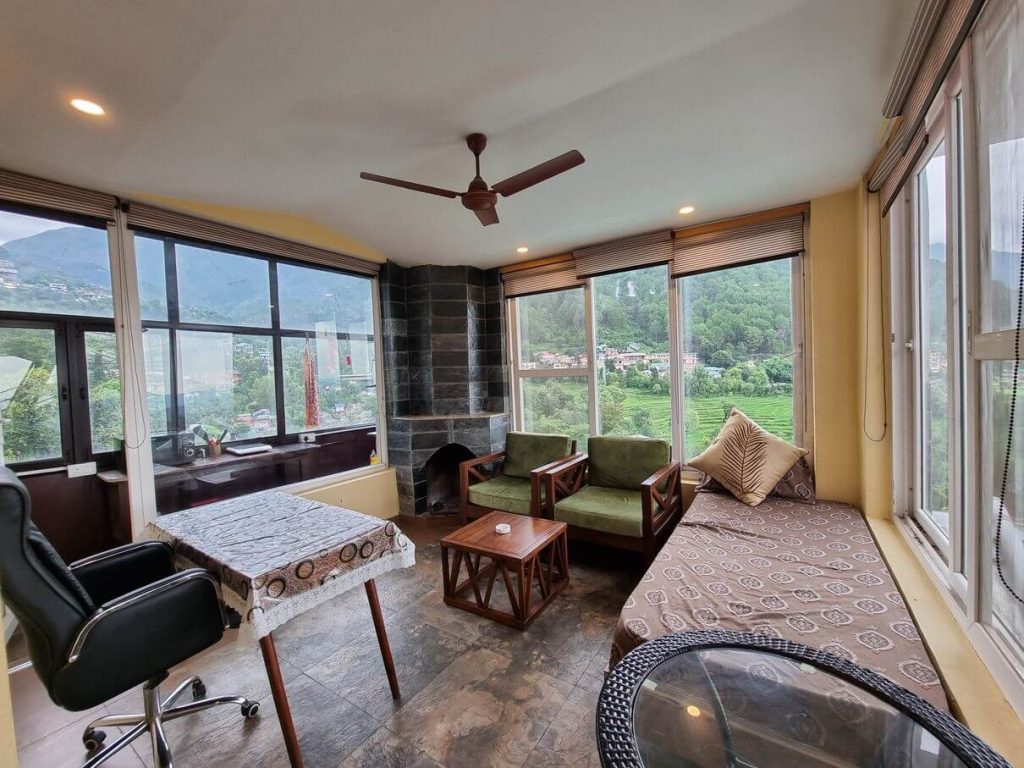Spacious Large Private Room With Mountain View